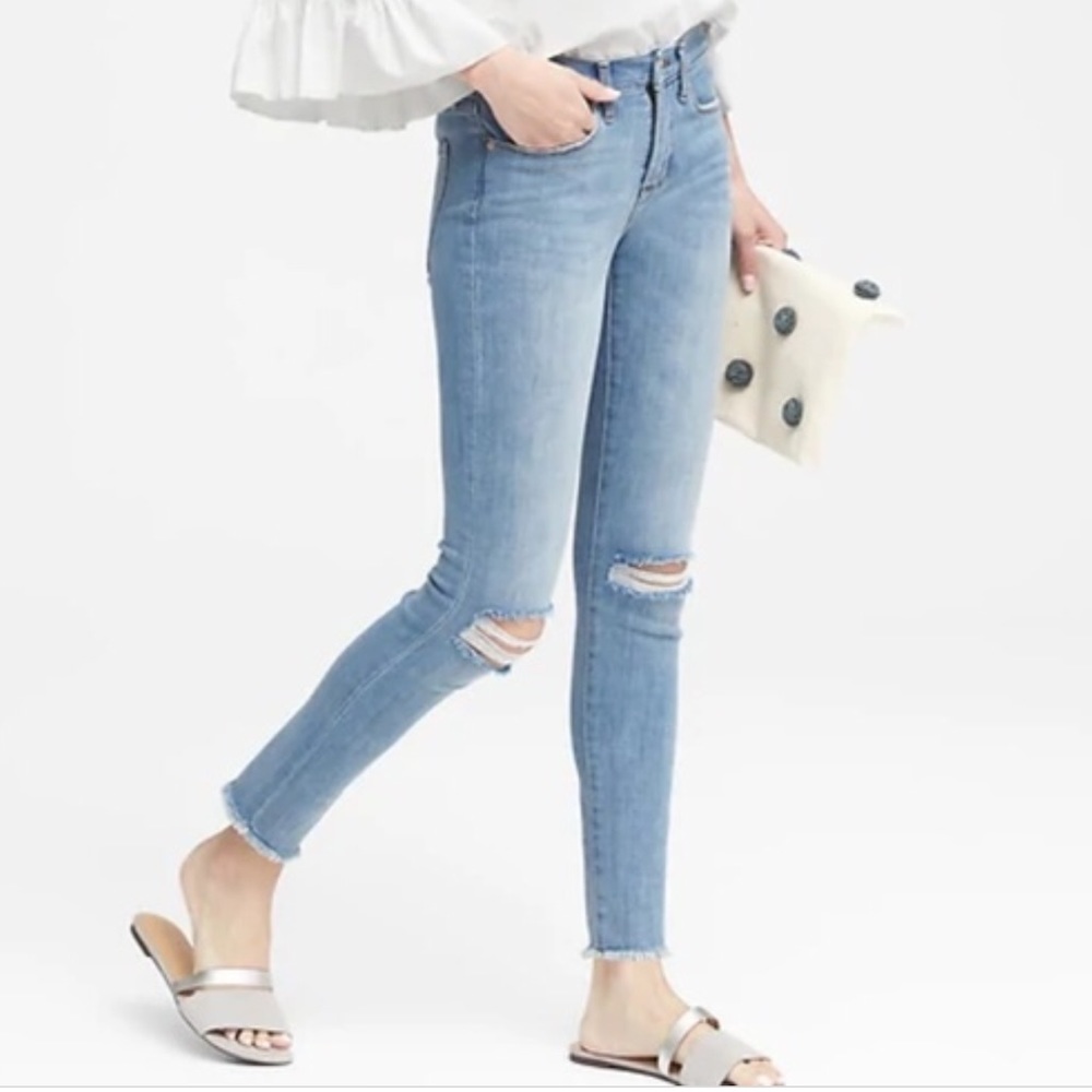BANANA REPUBLIC light zero gravity skinny jeans 28